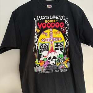 VTG 90's Black Marie Laveau's House of Voodoo T-Shirt Tee Shirt New Orleans